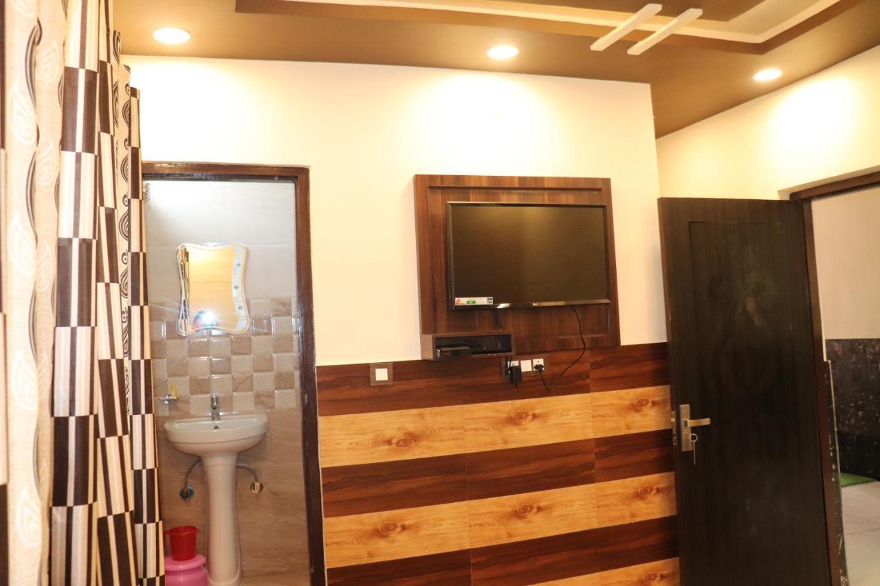 Haridwār Hotel Famous المظهر الخارجي الصورة